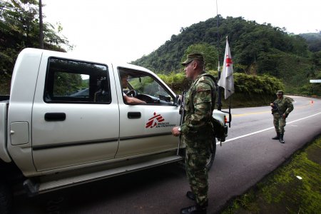Une équipe de MSF est contrôlée par les militaires en Colombie